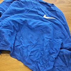 Pulóver, amint azt Paaspop 2025 az iLost segítségével jelentette.