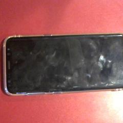 Telefoon, amint azt Apenheul az iLost segítségével jelentette.