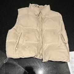 Körperwärmer Beige, gemeldet von Hotel Van der Valk Harderwijk op de Veluwe über iLost