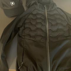 Jacket & Cap, as reported by MEININGER Hotel Dresden Zentrum using iLost