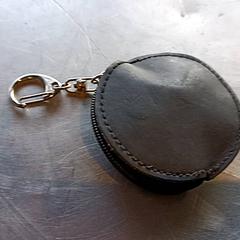 Boules quies Er staat een naam van de winkel op, a été signalé par Paaspop utilisant iLost