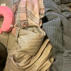 Oblečenie travel, ako bolo nahlásené MEININGER Hotel Brussels City Center pomocou iLost