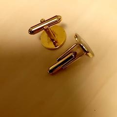 Knapp Gold with picture, som rapportert av Mövenpick Hotel Amsterdam City Centre ved bruk av iLost
