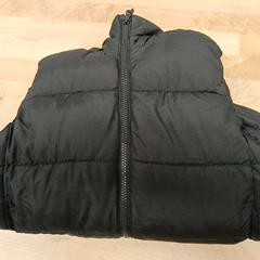 Weste černá, gemeldet von IKEA Ostrava über iLost