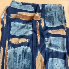 Sjal blauwe kleuren en beige tinten, rapporterat av Regio Limburg - Leuven med iLost