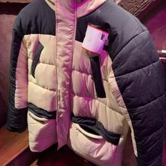 Jacka White and black, rapporterat av Club Nyx/Exit Café med iLost