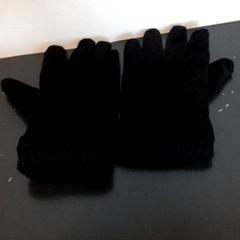 Kesztyű, amint azt Qbuzz servicepunt  Emmen az iLost segítségével jelentette.