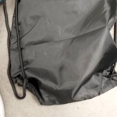 Táska - turnzak zwart, amint azt Centraal magazijn az iLost segítségével jelentette.