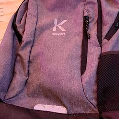 حقائب الظهر والحقائب النهارية Grijze koppelt rugzak، كما تم الإبلاغ عنه بواسطة Schaatsbaan Rotterdam عبر iLost