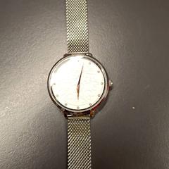 Armbåndsur, som rapportert av IKEA Nice Saint Isidore ved bruk av iLost