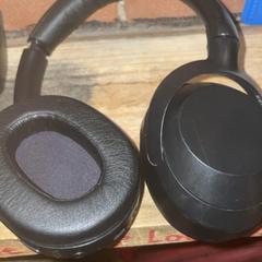 Auriculares, ha sido reportado por Club Nyx/Exit Café con iLost