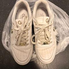 Shoe, as reported by Ramada by Wyndham Amsterdam Airport Schiphol using iLost