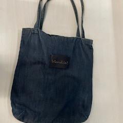 Táska, amint azt Arriva Limburg Zuid az iLost segítségével jelentette.