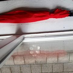 Parasol Rood, zgłoszono przez DierenPark Amersfoort przy użyciu iLost
