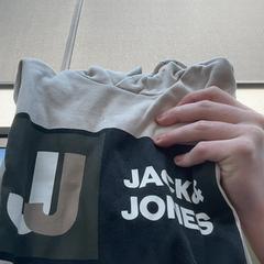 Sweater Jack & Jones, as reported by Regio Limburg - Leuven using iLost