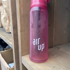 İLost kullanarak Schaatsbaan Rotterdam tarafından bildirildiği gibi Şişe Roze air up fles