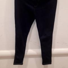 Calças de ganga, como reportado por Grand Hotel Amrath Kurhaus utilizando o iLost