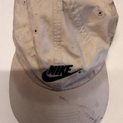 Baseball sapka, amint azt Qbuzz ZHN az iLost segítségével jelentette.