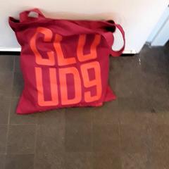 Bossa Rose met opdruk, segons ha informat EBS Tramplein mitjançant iLost