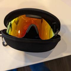 Sunglasses & Sunglasses case, as reported by Inntel Hotels Utrecht Centre using iLost