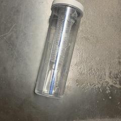 飲用カップ がiLostで Vrije Universiteit Brussel (VUB) によって報告されました