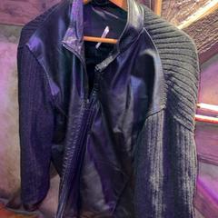Chaqueta Leather, ha sido reportado por Club Nyx/Exit Café con iLost