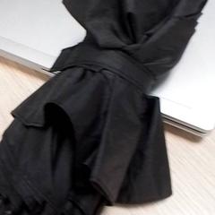 Esernyő Zwart, inklapbaar, amint azt Qbuzz Fryslân az iLost segítségével jelentette.