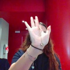 Braccialetto gold with one heart, come riportato da MEININGER Hotel Roma Termini utilizzando iLost