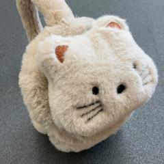 Cache-oreilles beige Katze, a été signalé par Schönbrunn "Group Center" utilisant iLost