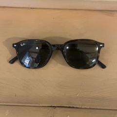 Sunglasses, as reported by Familie Resort Molenwaard using iLost