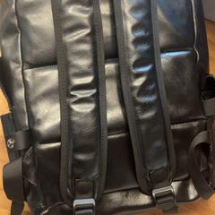 Hátizsák Zwart Leer, amint azt GVB az iLost segítségével jelentette.