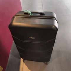 Luggage black, as reported by MEININGER Hotel Vienna Downtown Sissi using iLost