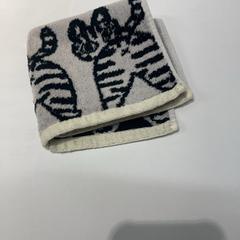 タオルハンカチ がiLostで IKEA横浜 によって報告されました