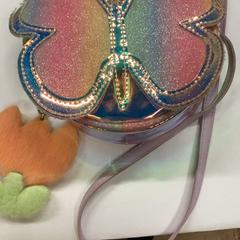 Borsa, come riportato da IKEA横浜 utilizzando iLost