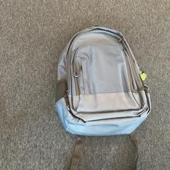 Hátizsák, amint azt Breng Arnhem az iLost segítségével jelentette.