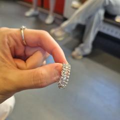 Silver ring with crystals, as reported to iLost