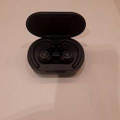 Earphones Zwart, as reported by Van der Valk Hotel Schiphol using iLost