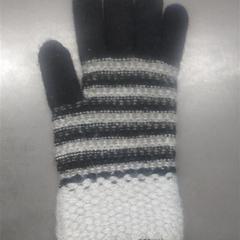 Eskularruak, gisa salatu by IKEA Brno iLost erabiliz