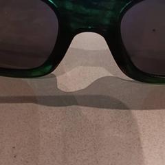 Gafas de sol, ha sido reportado por De Efteling con iLost
