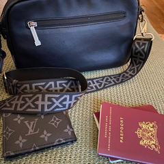 zwarte kleine tas, iLost에 보고됨