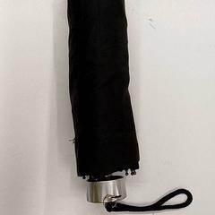 Guarda-chuva noir, como reportado por IKEA Clermont Ferrand utilizando o iLost