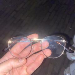 Reading Glasses, som rapportert til iLost