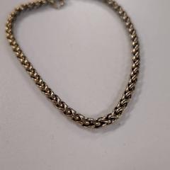 Bracelet, a été signalé par IKEA Amsterdam utilisant iLost