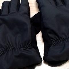 Handschoenen Zwart, zoals gemeld door Qbuzz Fryslân met iLost