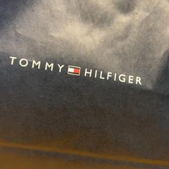 Purchase tommy hilfiger, come riportato da Designer Outlet Roermond utilizzando iLost