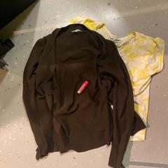 Tröja Brown, yellow t-shirt and lip gloss, rapporterat av Room Mate Bruno med iLost