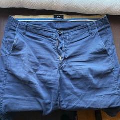Pantalones cortos Blauw, ha sido reportado por Van der Valk Hotel Kasteel TerWorm con iLost