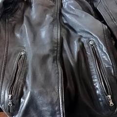 Jaqueta Zwart leder, segons ha informat RRReis IJssel-Vecht mitjançant iLost