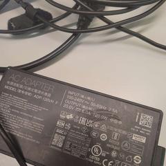 Cargador para portátil Asus, segundo informou Padualaan 99 usando iLost