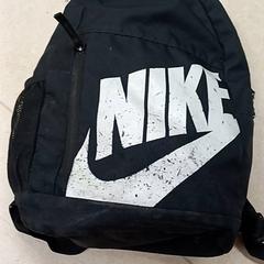 Motxilla Zwart, segons ha informat Qbuzz GD Groningen Peizerweg mitjançant iLost